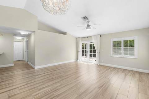 1215 E Lancewood Place, Delray Beach FL - photo 13 of 32