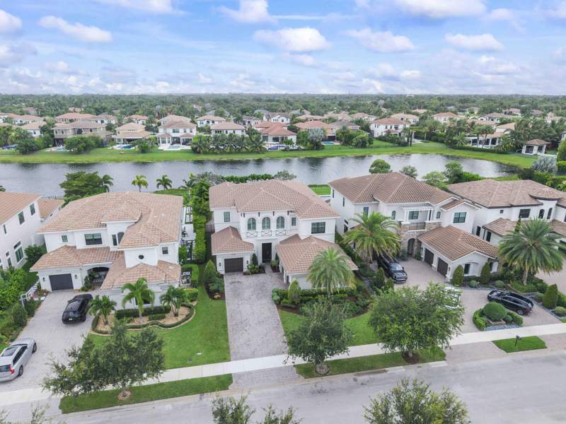 5 bedroom Single Family Residence at 10282 Sweet Bay Manor, Parkland Golf & Country Club, Parkland — photo 2