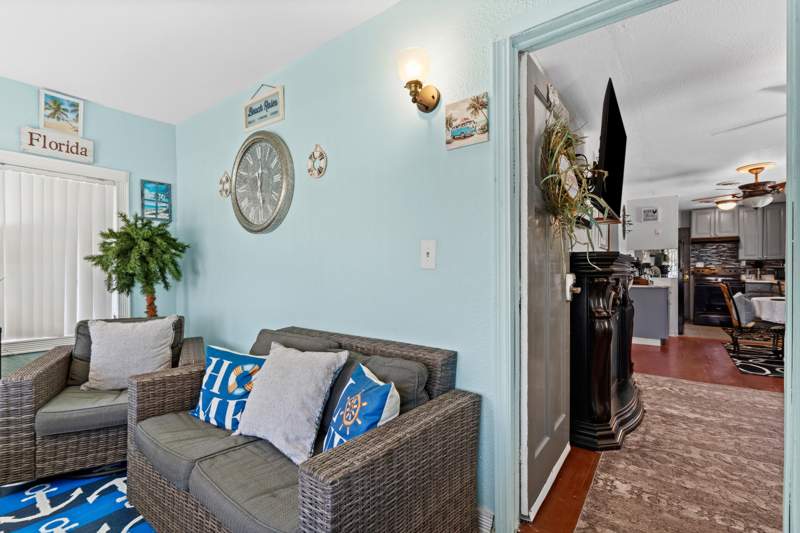 2 bedroom Single Family Residence at 711 Cedar Place, Fee & May'S Resubdivision, Fort Pierce — photo 2