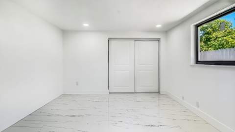118 Newton Road, West Park FL - photo 8 of 45