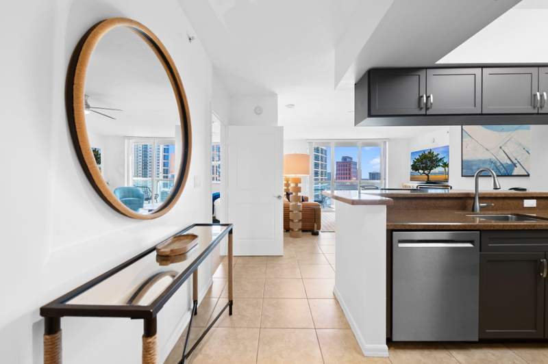 2 bedroom Condominium at 347 N New River Drive #1808, Watergarden Condo, Fort Lauderdale — photo 4