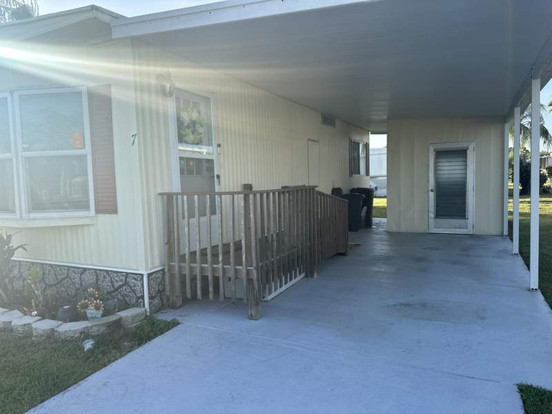 2 bedroom Manufactured Home at 7 Tikal Lane, Spanish Lakes Riverfront, Port St. Lucie — photo 2