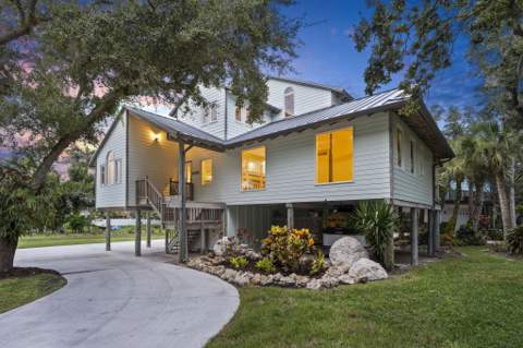 2511 Lightlewood Lane, Fort Pierce FL - photo 8 of 81