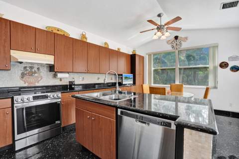 3274 NW 22nd Avenue, Oakland Park FL - photo 14 of 64