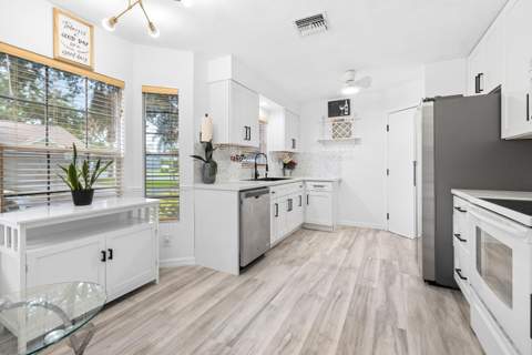 13139 Wax Wing Terrace, Wellington FL - photo 12 of 36