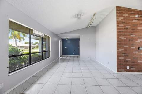 13581 Columbine Avenue, Wellington FL - photo 7 of 39