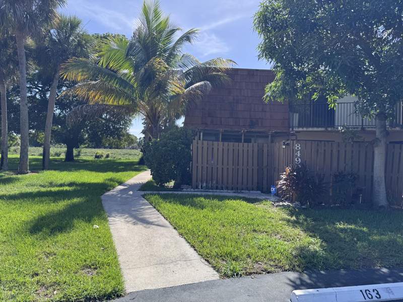 3 bedroom Townhouse at 8492 S Coral Circle, Woodville, North Lauderdale — photo 2
