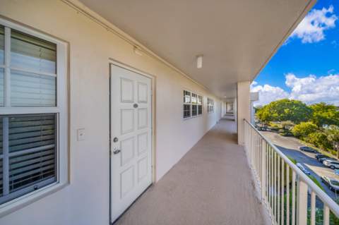 2901 S Palm Aire Drive #609, Pompano Beach FL - photo 13 of 17