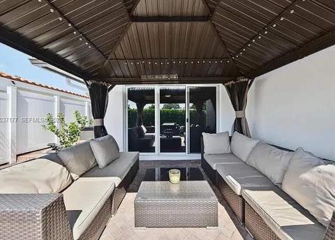 2125 NE 17th Terrace, Wilton Manors FL - photo 7 of 39