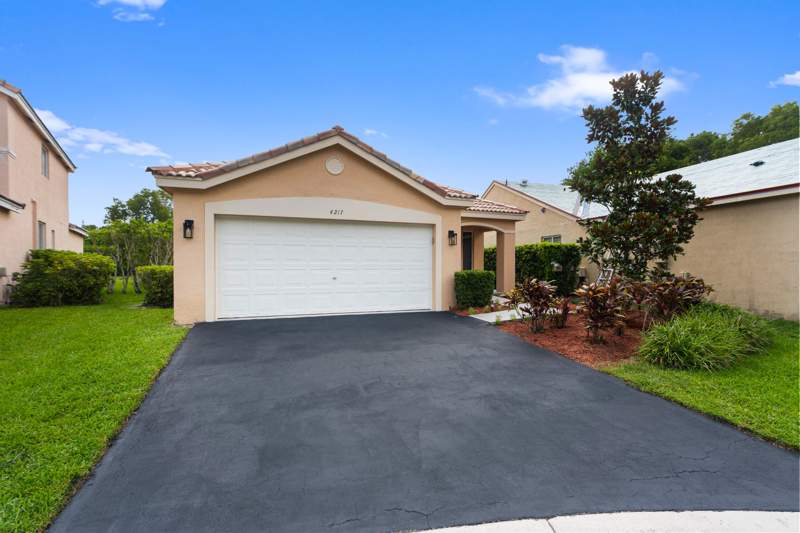 3 bedroom Single Family Residence at 4217 Cherrywood Court, SECTOR 8 9 AND 10, Weston — photo 1