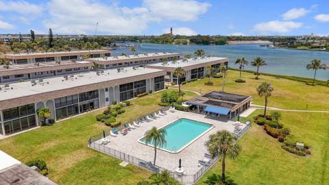 755 Saturn Street #H207, Jupiter FL - photo 10 of 28