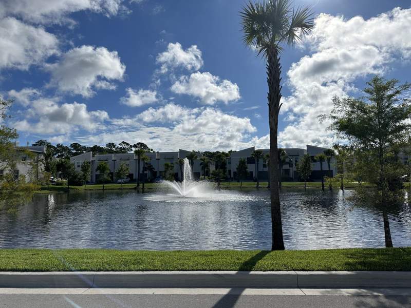 3 bedroom Townhouse at 3949 SE Mentmore Lane, Trillium, Stuart — photo 2