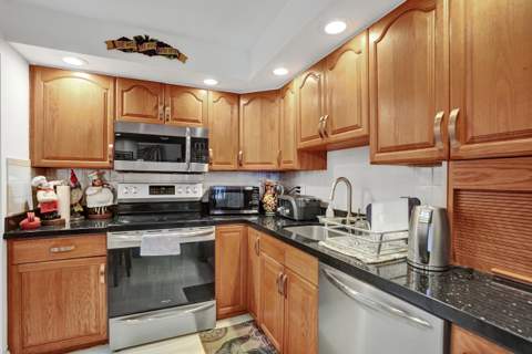 1034 NW 88th Avenue, Plantation FL - photo 7 of 22