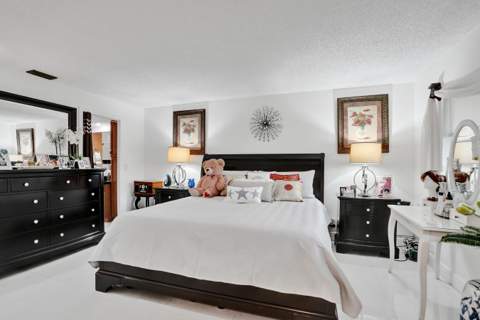 1034 NW 88th Avenue, Plantation FL - photo 13 of 22