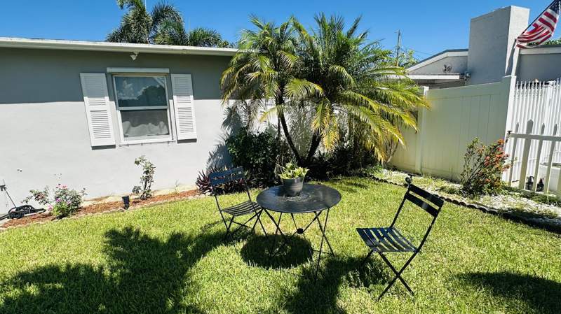 3 bedroom Single Family Residence at 6710 Forest Court, Shepley Estates, West Palm Beach — photo 4