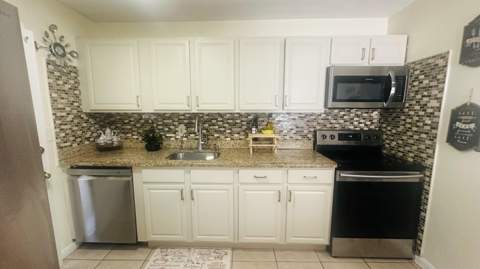 6710 Forest Court, West Palm Beach FL - photo 16 of 35