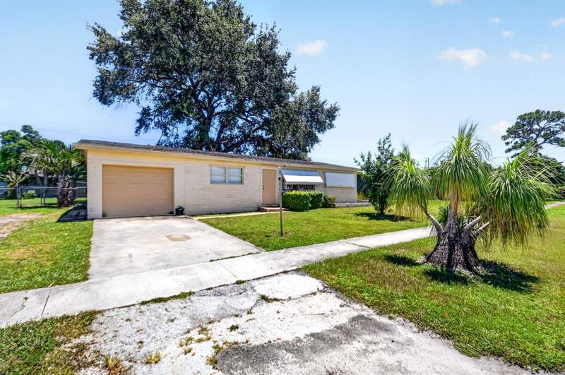 3 bedroom Single Family Residence at 1572 Woodland Avenue, Forest Manor, West Palm Beach — photo 2