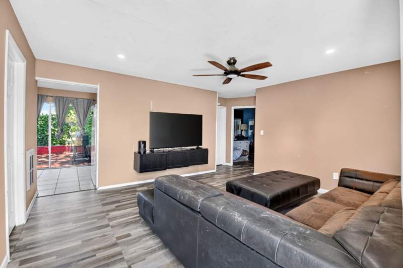 3 bedroom Single Family Residence at 1572 Woodland Avenue, Forest Manor, West Palm Beach — photo 4