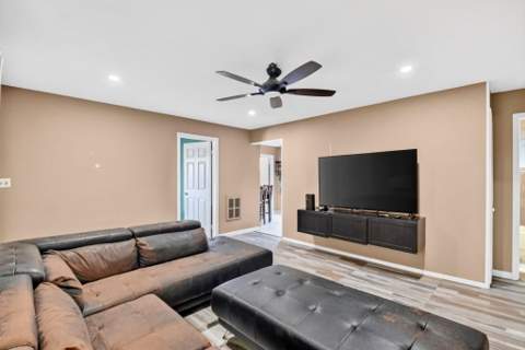 1572 Woodland Avenue, West Palm Beach FL - photo 6 of 40