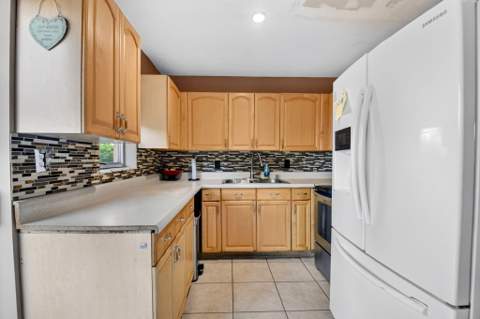 1572 Woodland Avenue, West Palm Beach FL - photo 8 of 40