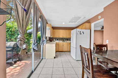 1572 Woodland Avenue, West Palm Beach FL - photo 13 of 40