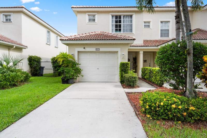 3 bedroom Townhouse at 9037 Tremezzo Lane, Melrose Pud Verona Lakes Tr C1, Boynton Beach — photo 3
