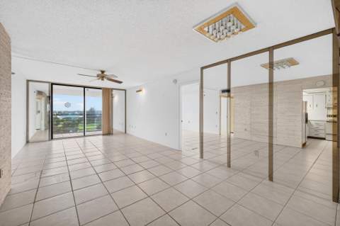 1100 St Charles Place #Ph3, Pembroke Pines FL - photo 11 of 71