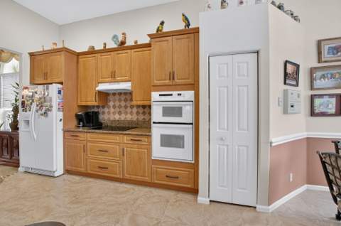 7276 Demedici Circle, Delray Beach FL - photo 18 of 72