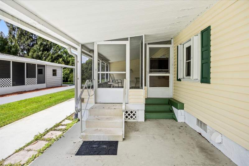 2 bedroom Manufactured Home at 8219 Cinnamon Lane, Savanna Club Plat I, Port St. Lucie — photo 3