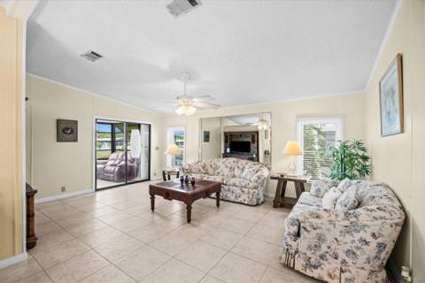 8219 Cinnamon Lane, Port St. Lucie FL - photo 12 of 54