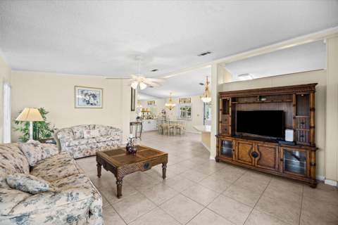 8219 Cinnamon Lane, Port St. Lucie FL - photo 14 of 54