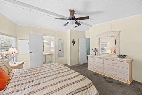 8219 Cinnamon Lane, Port St. Lucie FL - photo 16 of 54
