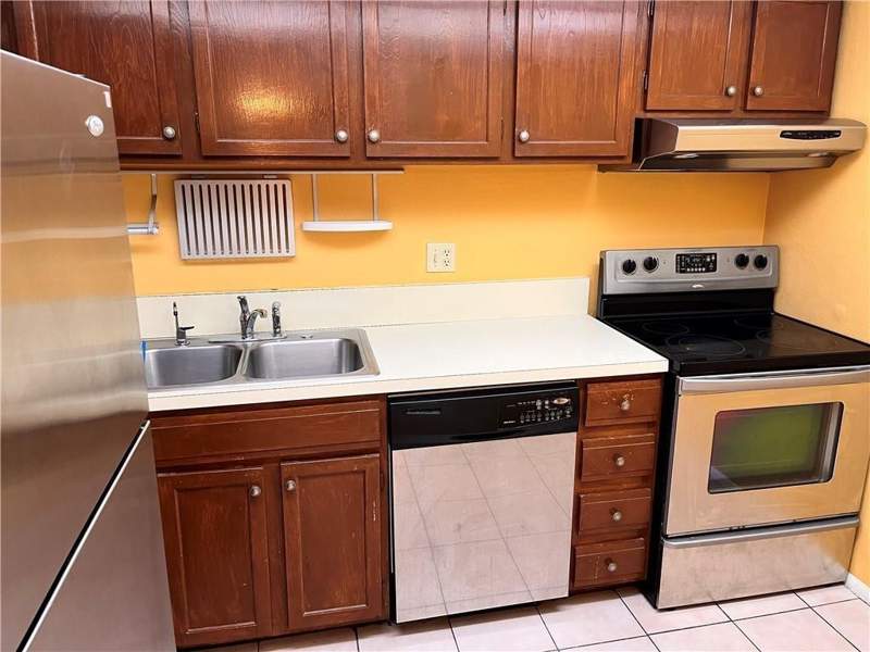 1 bedroom Condominium at 3690 Inverrary Drive #2c, International Village At, Lauderhill — photo 5