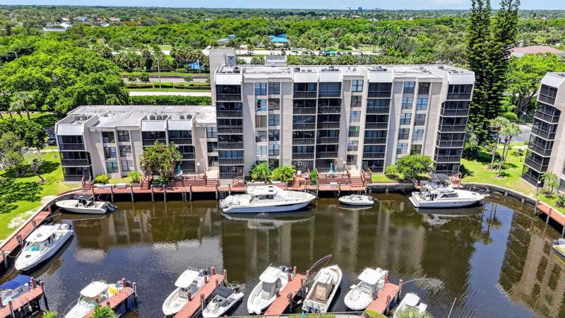 1 bedroom Condominium at 4 Royal Palm Way #403, Boca Bayou Condo, Boca Raton — photo 4
