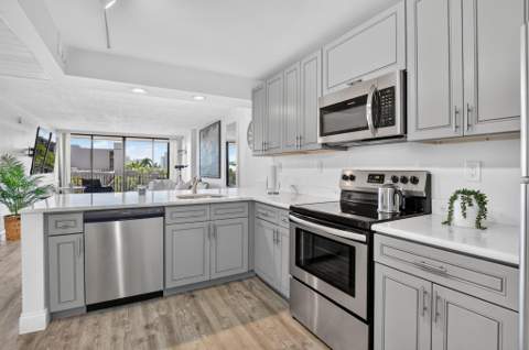 4 Royal Palm Way #403, Boca Raton FL - photo 9 of 56