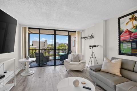 4 Royal Palm Way #403, Boca Raton FL - photo 6 of 56