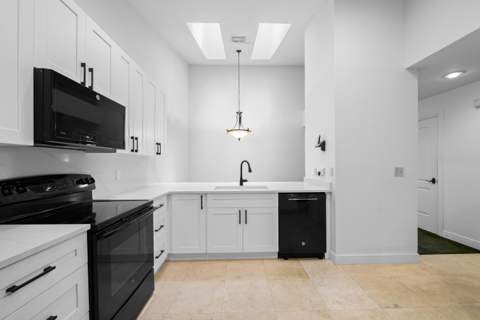 8211 NW 70th Street, Tamarac FL - photo 8 of 36