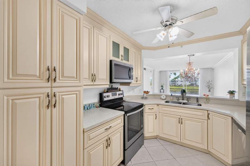 2 bedroom Condominium at 9551 Weldon Circle #E212, Weldon Condominium E, Tamarac — photo 5