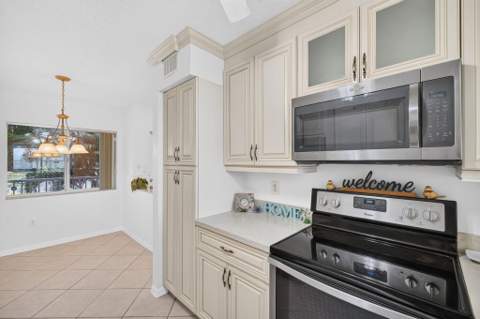 9551 Weldon Circle #E212, Tamarac FL - photo 7 of 56