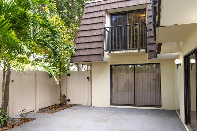 2 bedroom Townhouse at 7406 74th Way, Heritage Village Of P B Lakes, West Palm Beach — photo 5