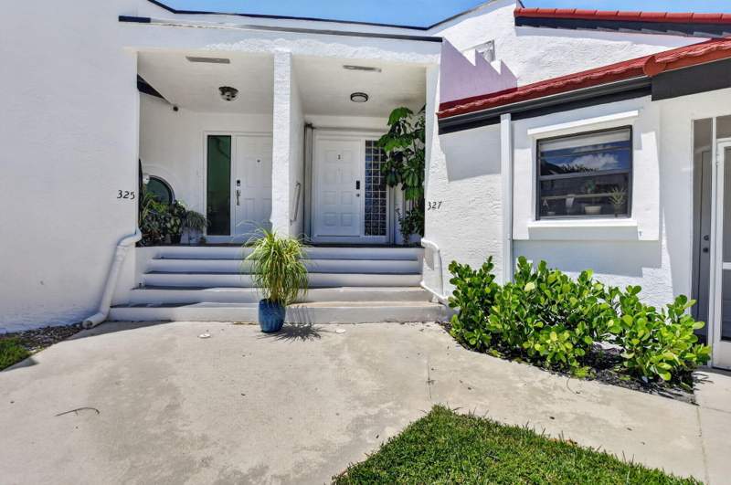 2 bedroom Townhouse at 327 NW 36th Avenue, Yorkville, Deerfield Beach — photo 2