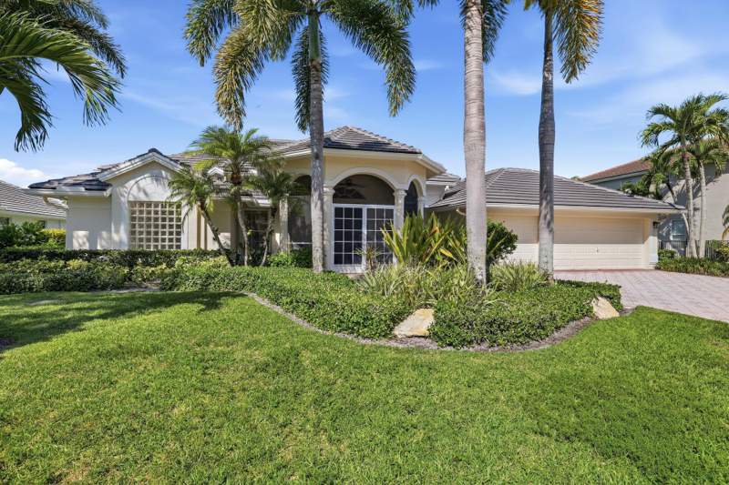 4 bedroom Single Family Residence at 533 Cypress Green Circle, BINKS FOREST OF THE LANDINGS AT WELLINGTON 3, Wellington — photo 2