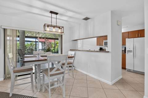 327 NW 36th Avenue, Deerfield Beach FL - photo 10 of 42
