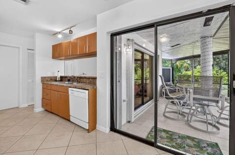 327 NW 36th Avenue, Deerfield Beach FL - photo 17 of 42