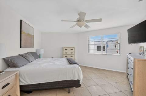327 NW 36th Avenue, Deerfield Beach FL - photo 22 of 42