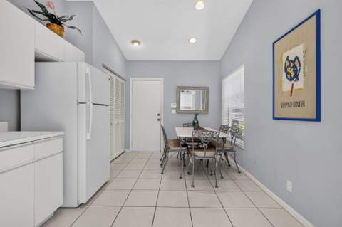 7223 Summer Tree Drive, Boynton Beach FL - photo 6 of 40