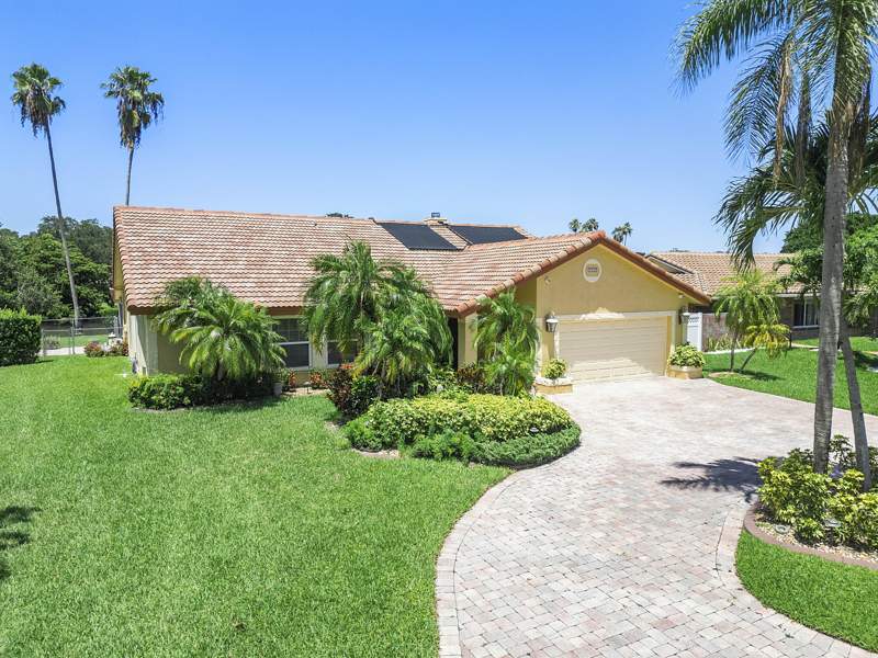 4 bedroom Single Family Residence at 8719 NW 1st Street, Shadow Wood, Coral Springs — photo 2