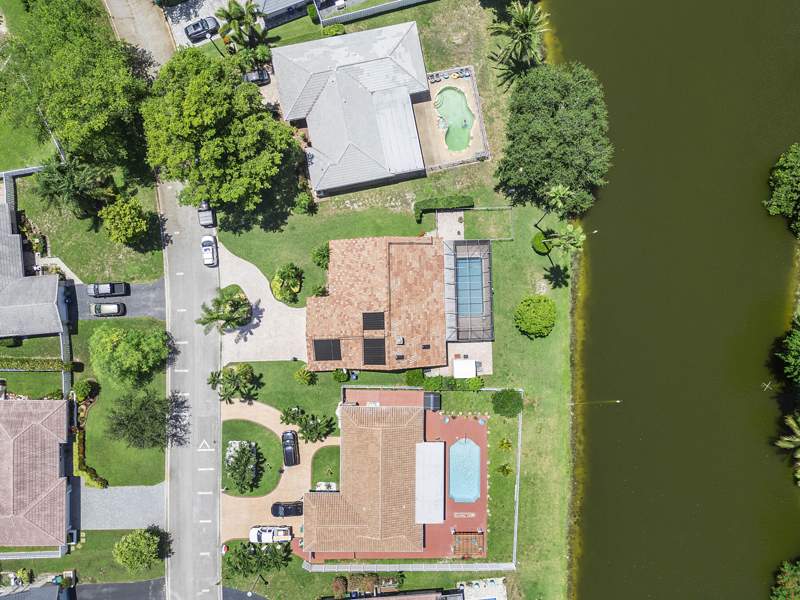 4 bedroom Single Family Residence at 8719 NW 1st Street, Shadow Wood, Coral Springs — photo 4