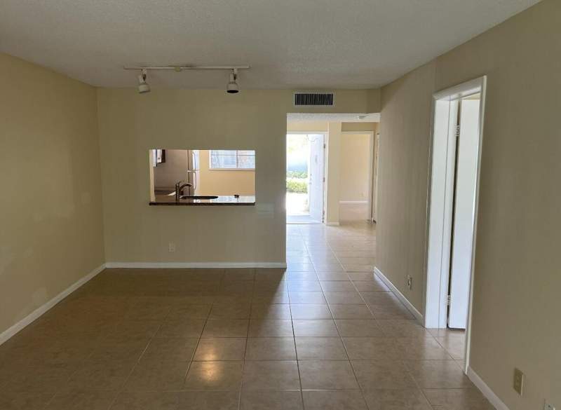 2 bedroom Condominium at 1256 S Military Trail #911, Villas At Meadow Lakes Condo, Deerfield Beach — photo 2