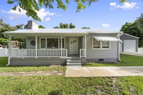 1126 Pine Avenue, Fort Pierce FL - photo 6 of 40